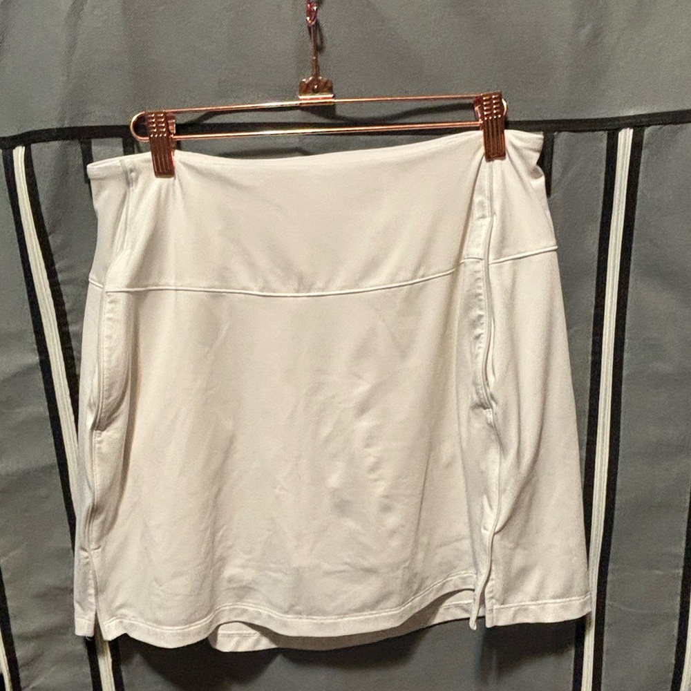 Nike white tennis active golf skort skirt, sz medium
